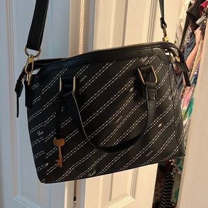 Fossil purse only used it for a month the purse is like new